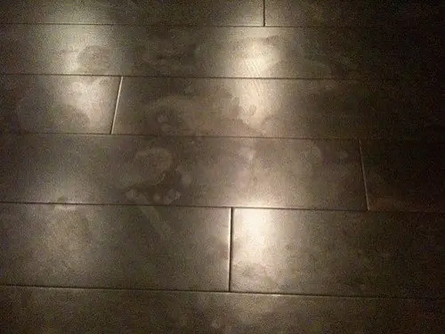 How to Keep Footprints off Tile Floors