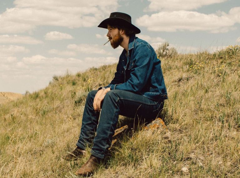 How Tall is Colter Wall