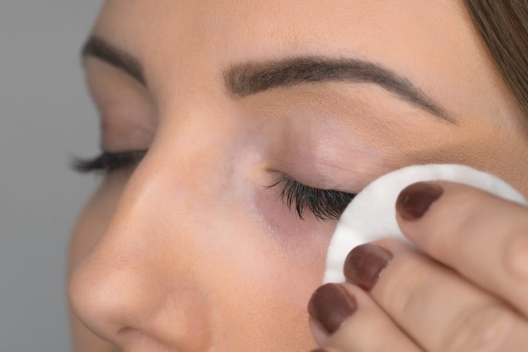 How to Remove Magnetic Eyeliner at Home