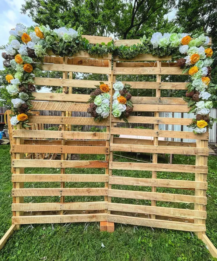 How Do You Attach Pallets to the Backdrop