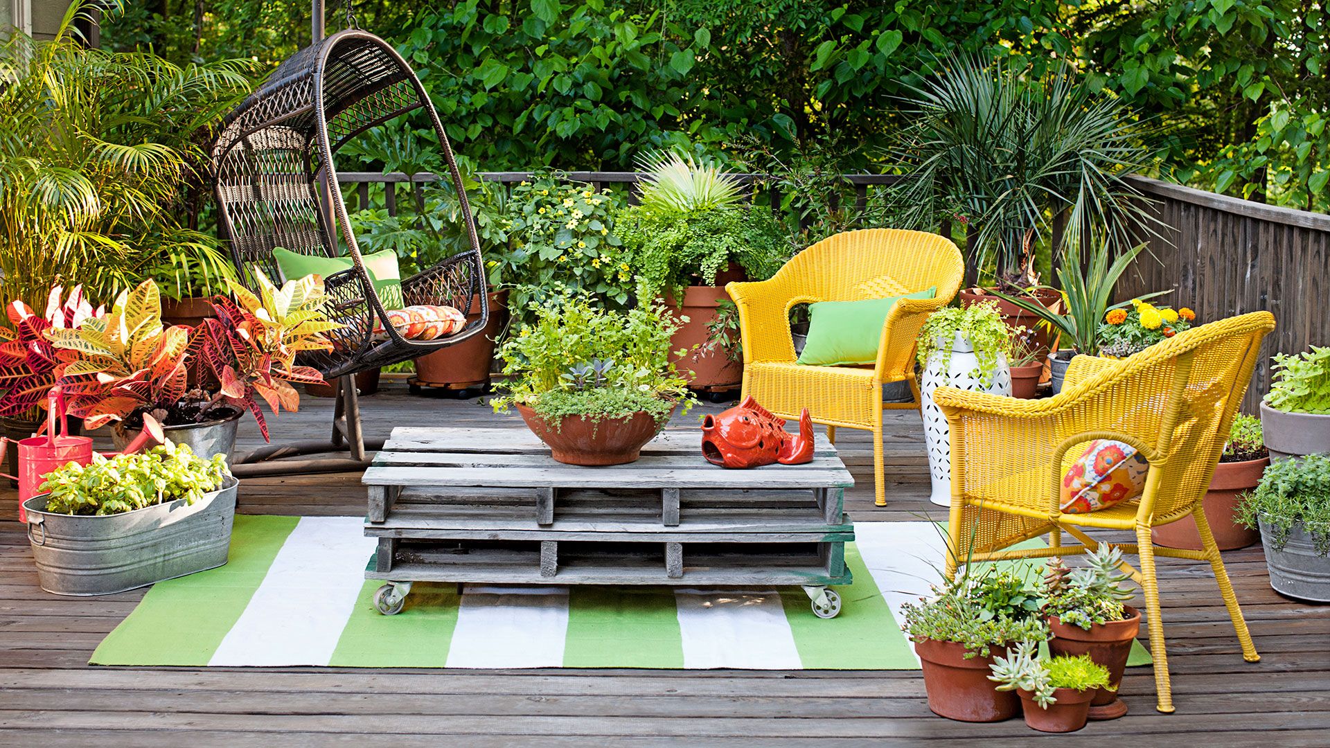 How to Decorate a Deck on a Budget