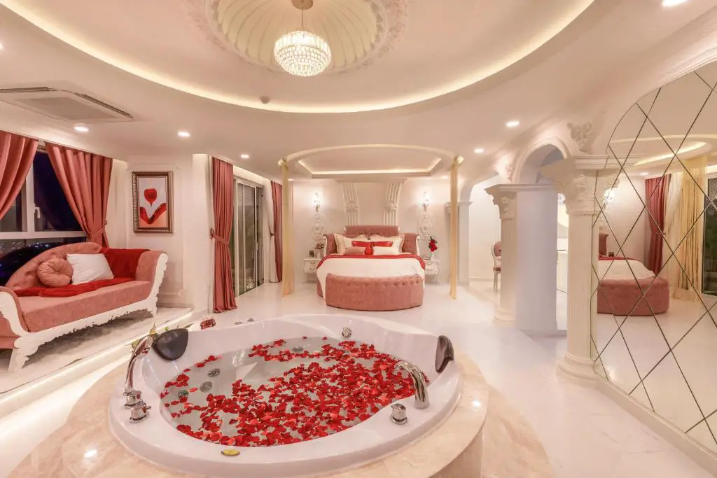 Valentine'S Day Hotel Rooms With Jacuzzi