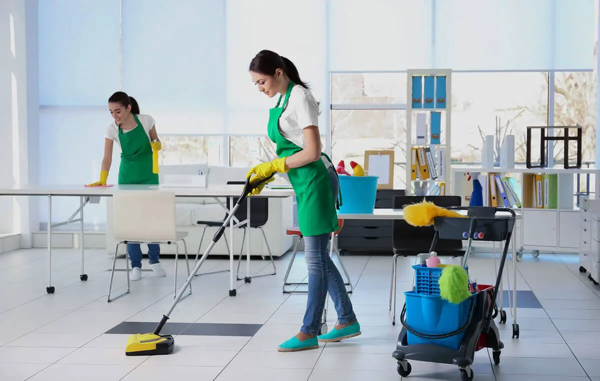 How Long Does It Take to Clean a House Professionally