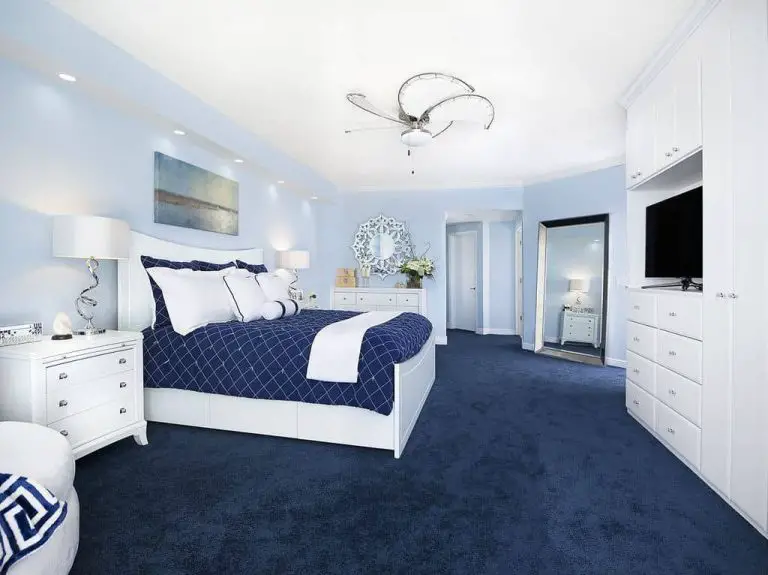How to Decorate a Bedroom With Blue Carpet