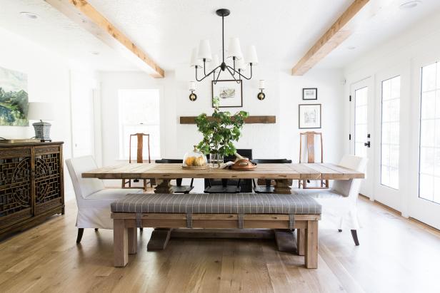 How to Decorate a Farmhouse Table