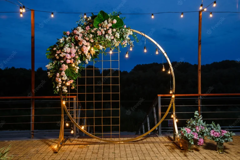 How to Decorate a Round Wedding Arch