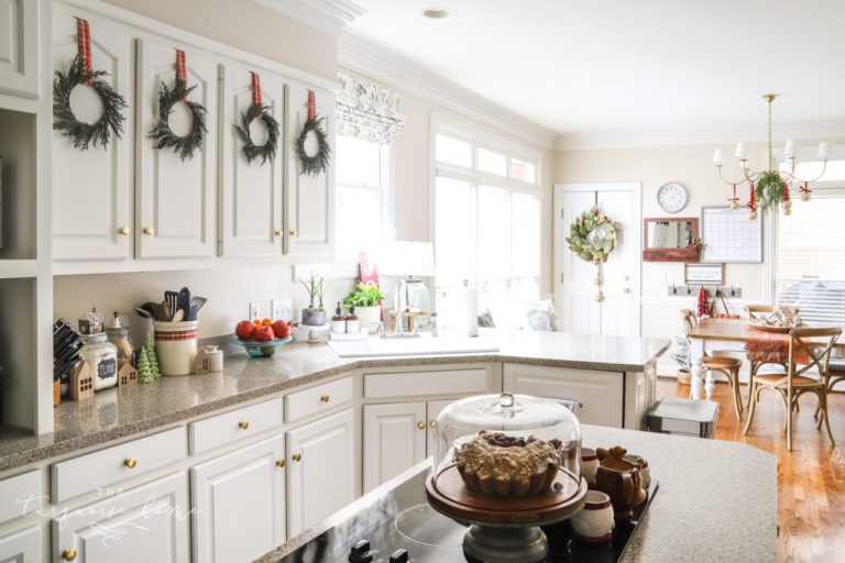How to Decorate Cabinets for Christmas