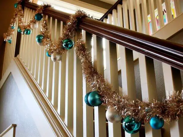 How to Decorate With Tinsel