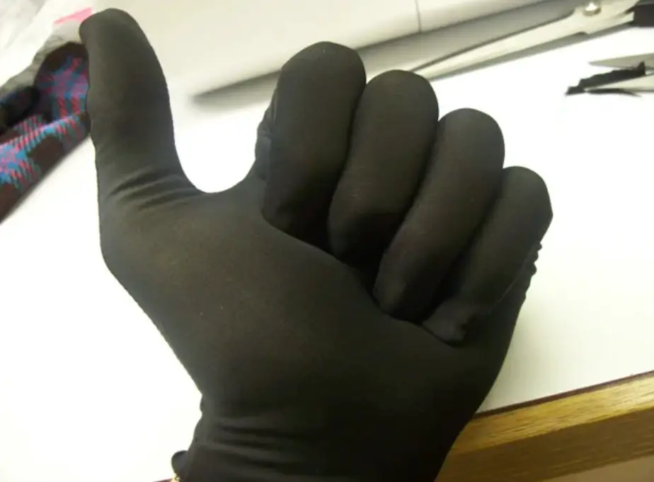 How to Make Gloves at Home Without Sewing