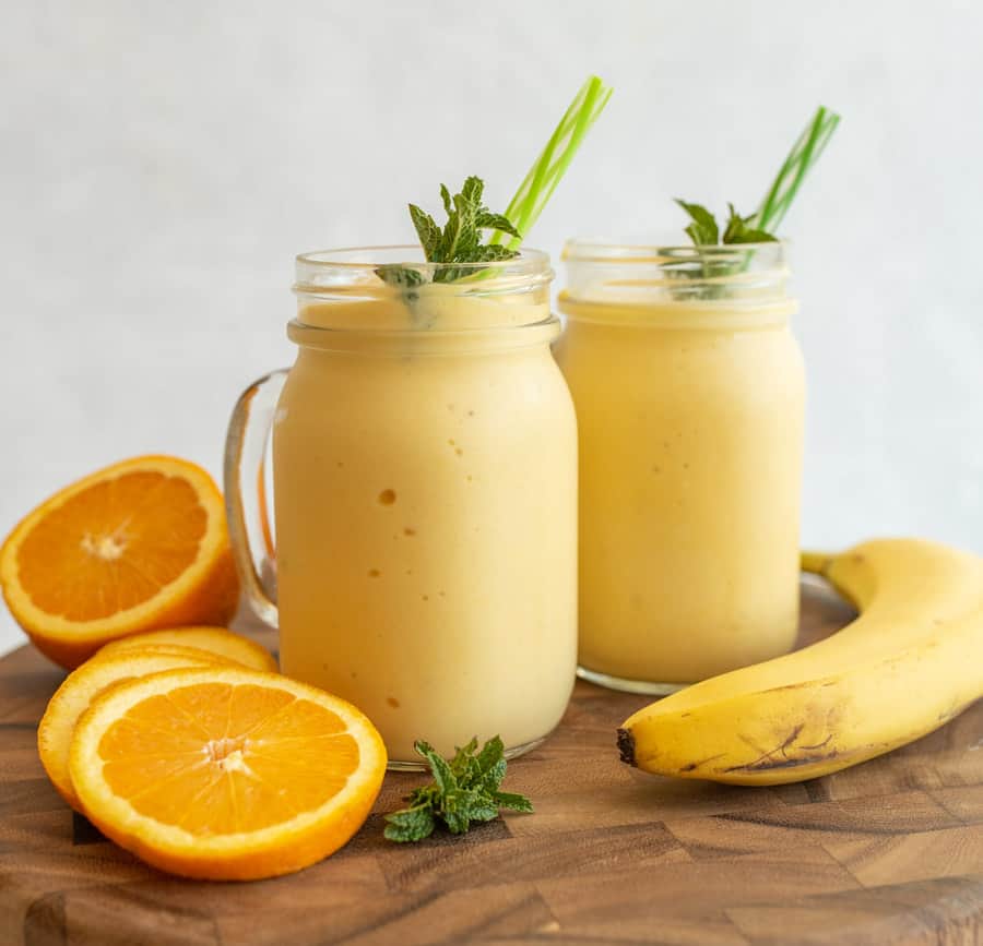 How to Make Tropical Smoothie at Home