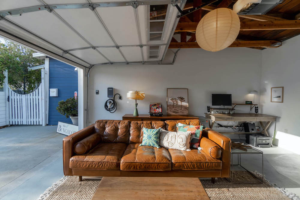 Can a Leather Couch Be Stored in a Garage
