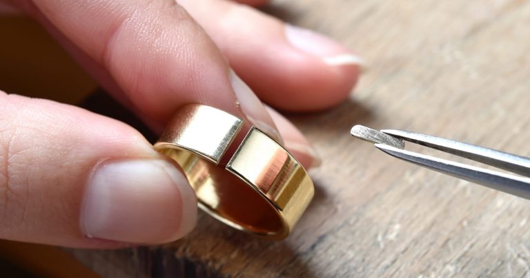 How to Stretch a Ring at Home