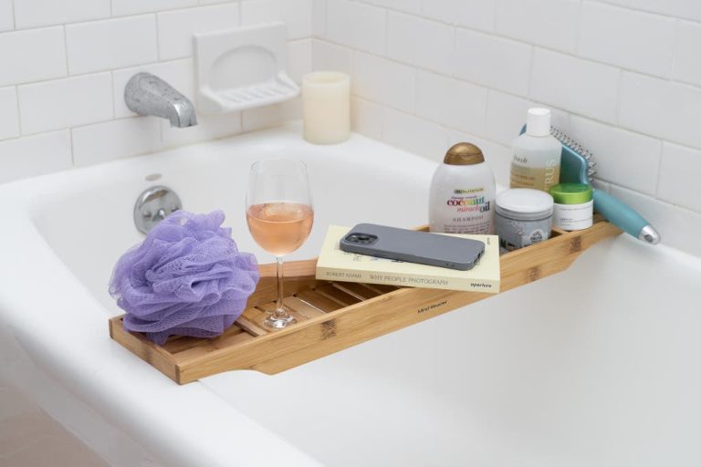 What Can You Put on a Bath Tray?