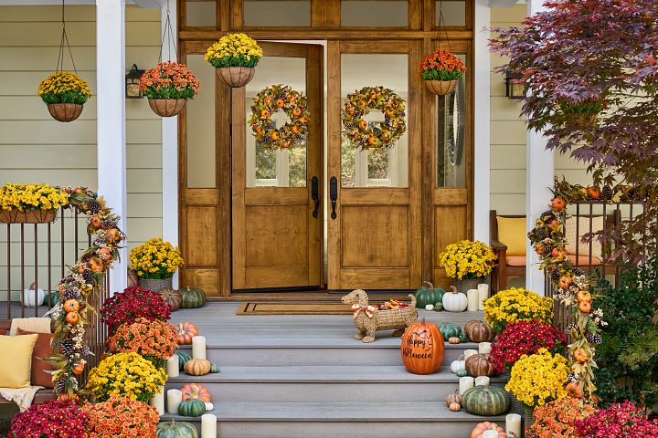Do You Decorate for Fall First Or Halloween
