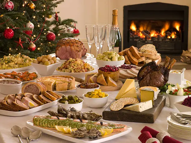 How Do You Decorate a Christmas Buffet
