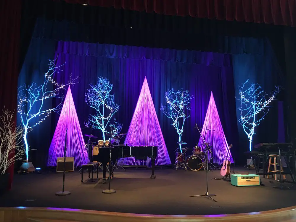 How to Decorate a Stage for Christmas