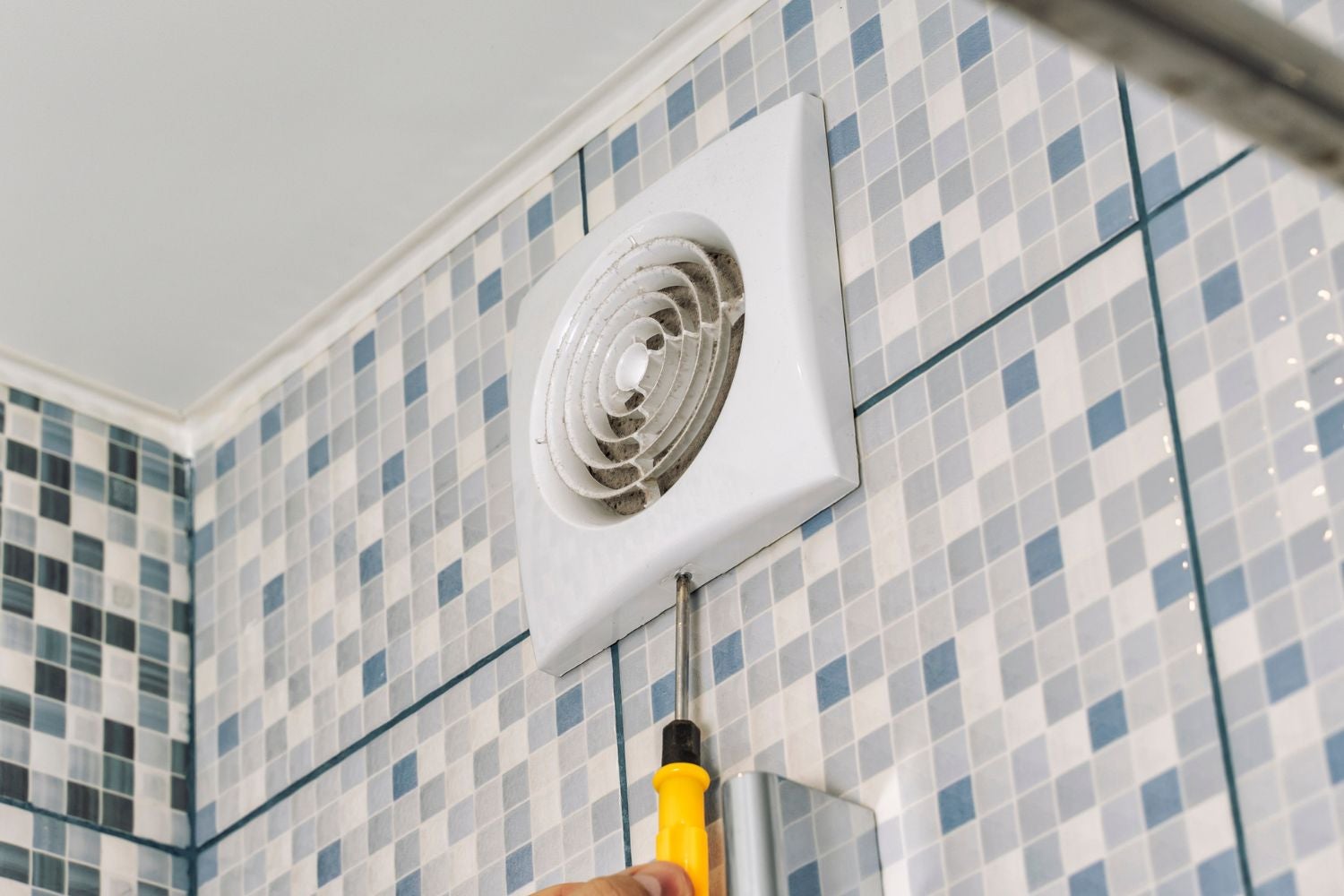 How to Exhaust Multiple Bathroom Fans
