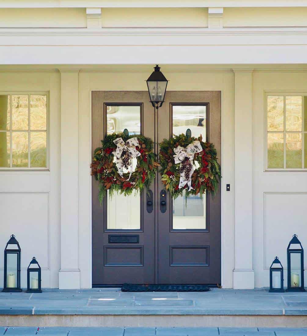 What are Some Good Ways to Decorate a Double Front Door