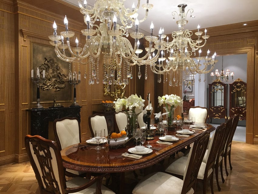 How Do You Accessorize a Dining Room