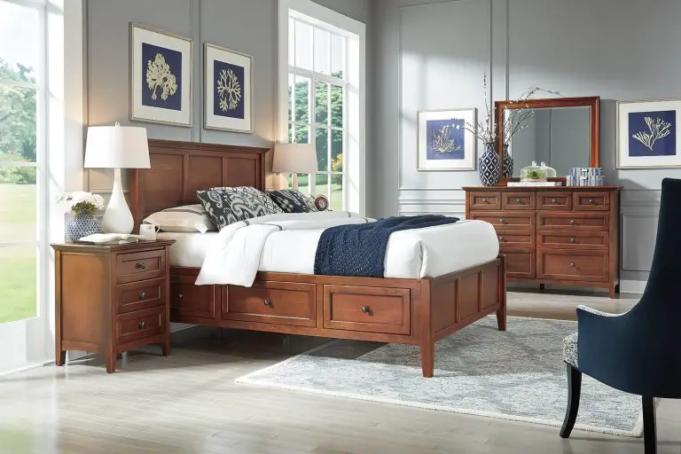 What Bedding Goes With Cherry Wood Furniture?