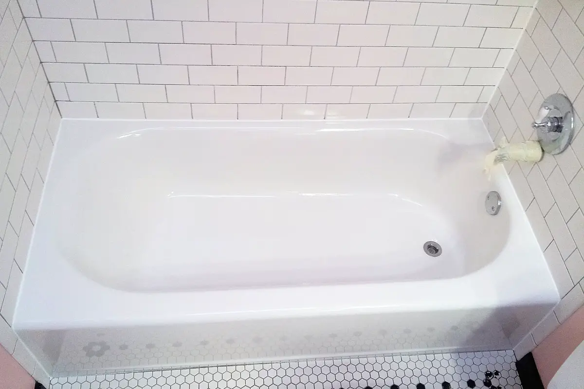 What is Bathtub Reglazing