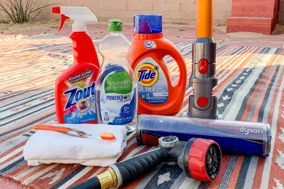 How Do You Make Carpet Cleaner With Laundry Detergent?