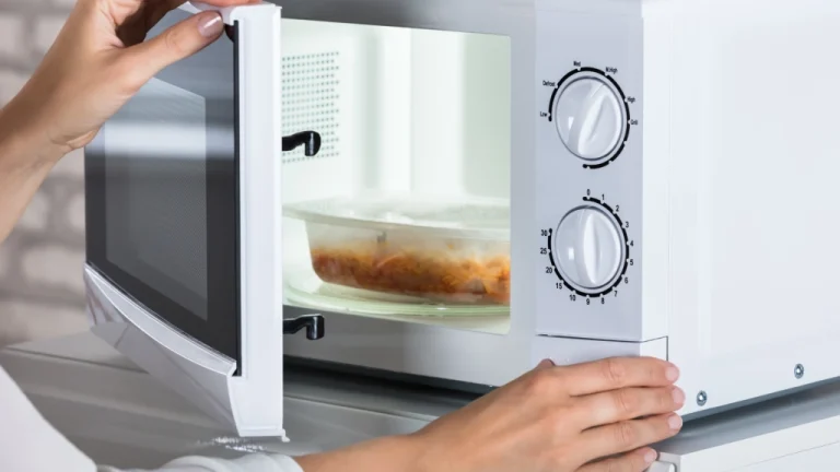 How Do You Use a Microwave Efficiently?