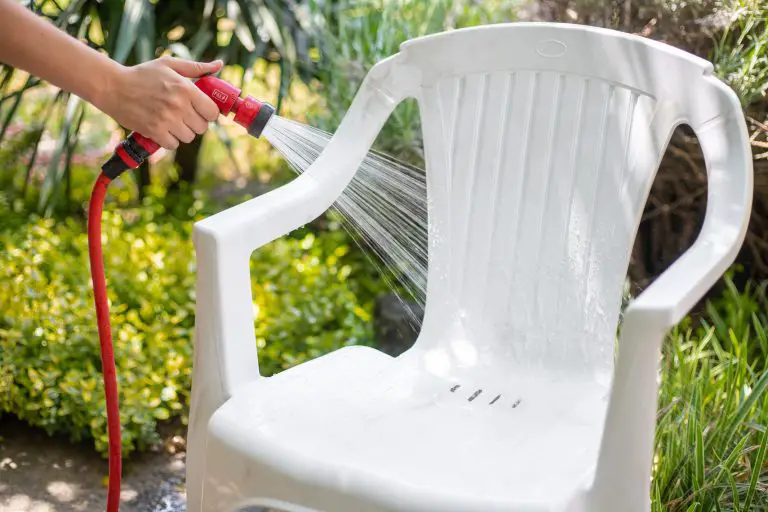 What is the Best Cleaner for Plastic Chairs?
