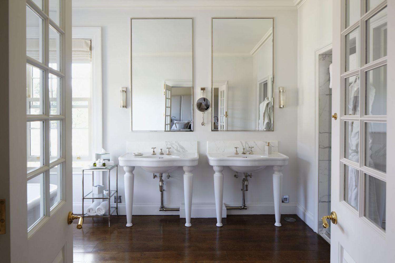 Is Matte Or Glossy Paint Better In Bathroom