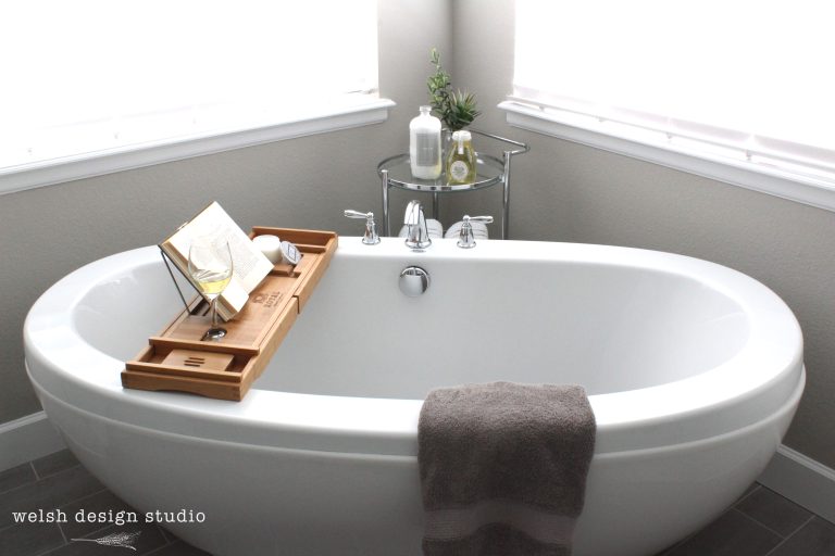 How Do You Accessorize A Bathtub?