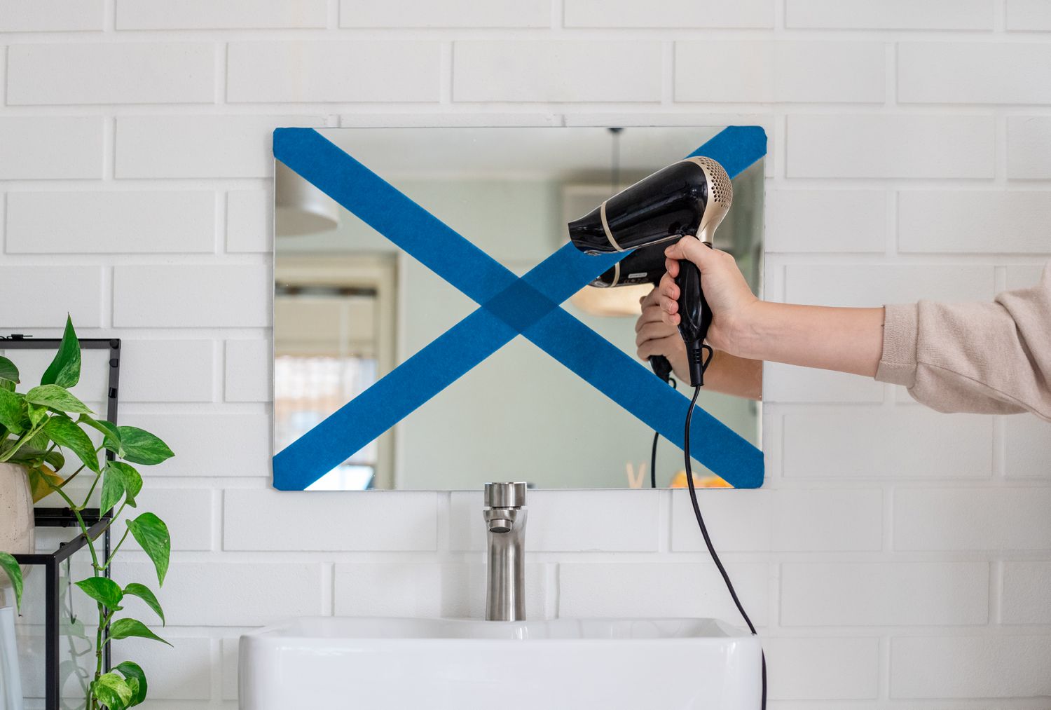 Can You Remove A Bathroom Mirror Without Breaking It