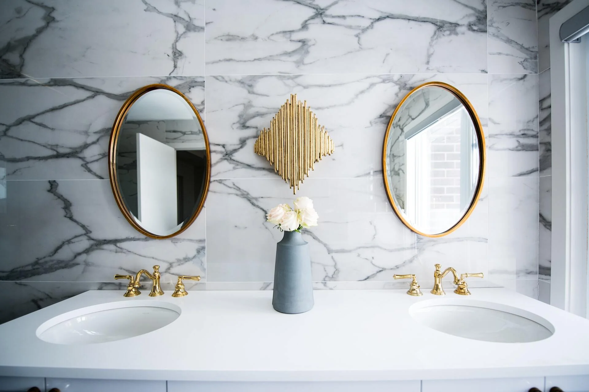 What Is The Best Way To Remove A Bathroom Mirror