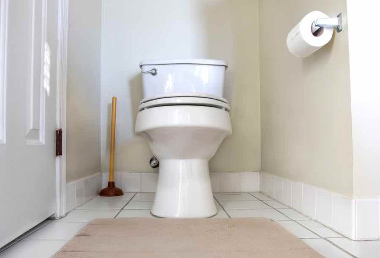 How Do Painters Paint Behind Toilet?