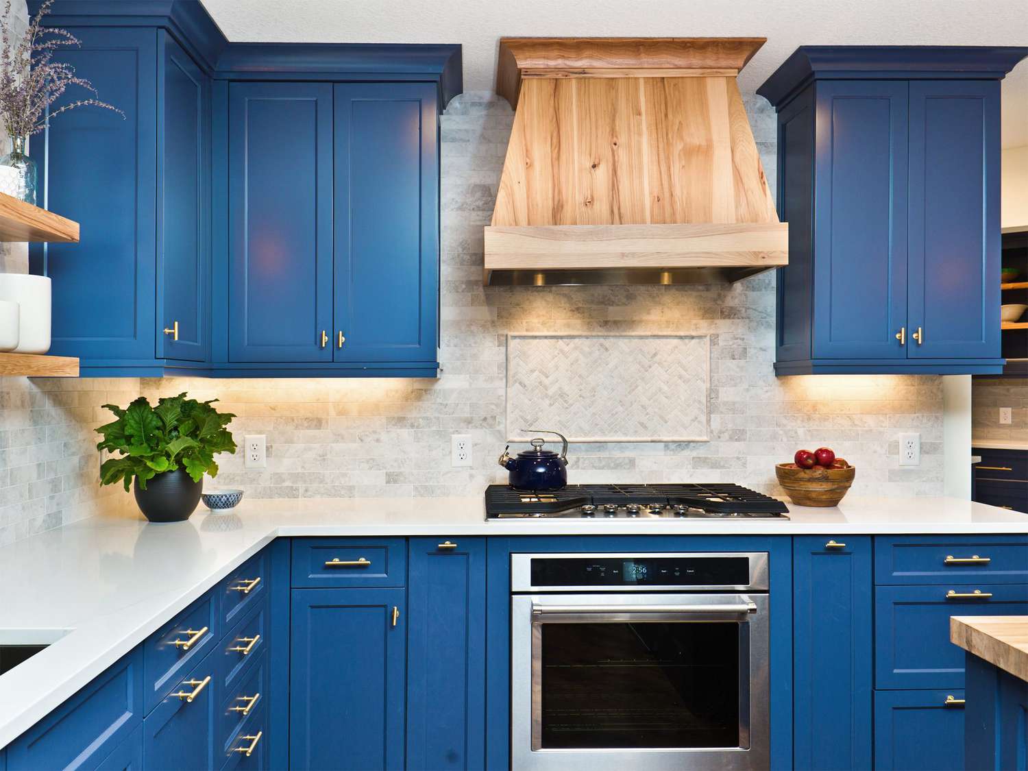 do-you-paint-the-inside-of-kitchen-cabinets