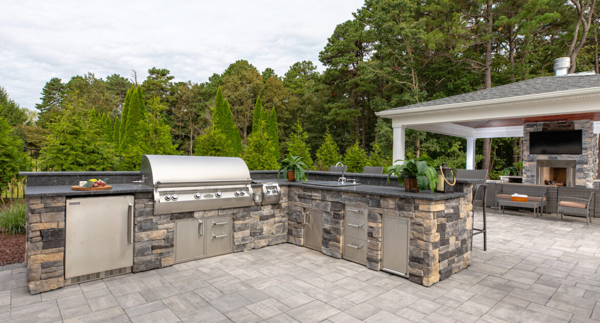 Where Should I Build My Outdoor Kitchen