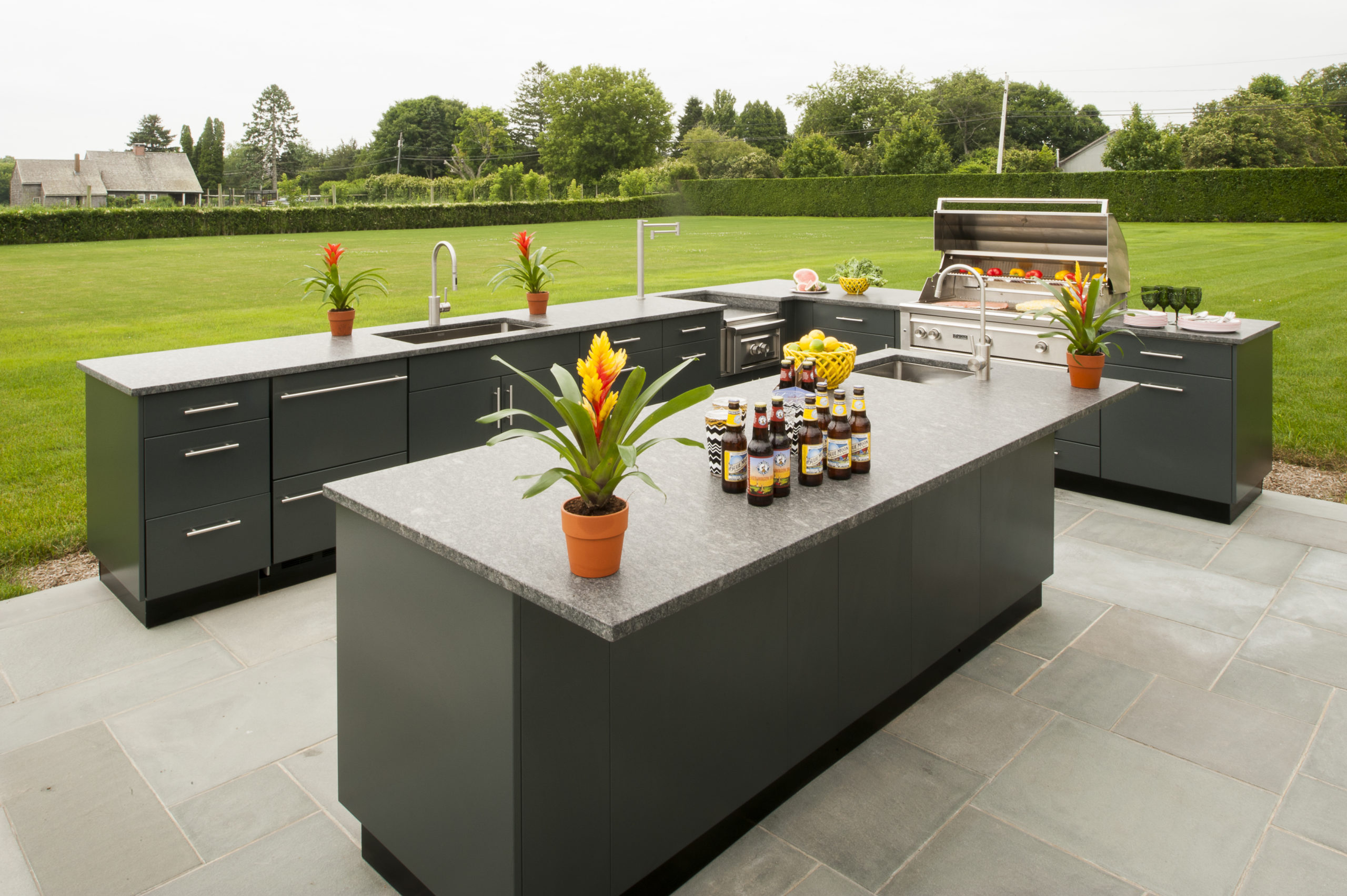 Different Types of Outdoor Kitchen Surfaces
